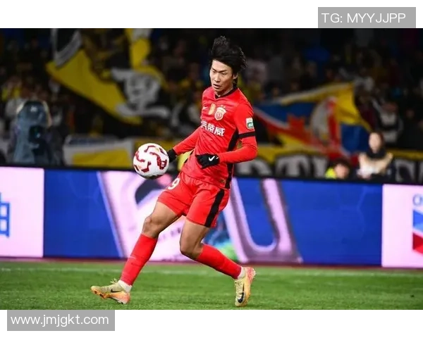 最耀眼足球星二代崛起之路：继承父辈荣耀超越梦想的挑战与机遇